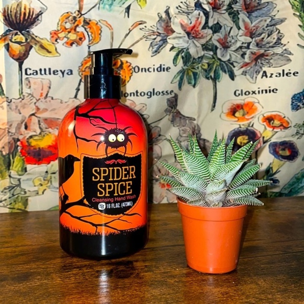 Halloween spider spice hand wash